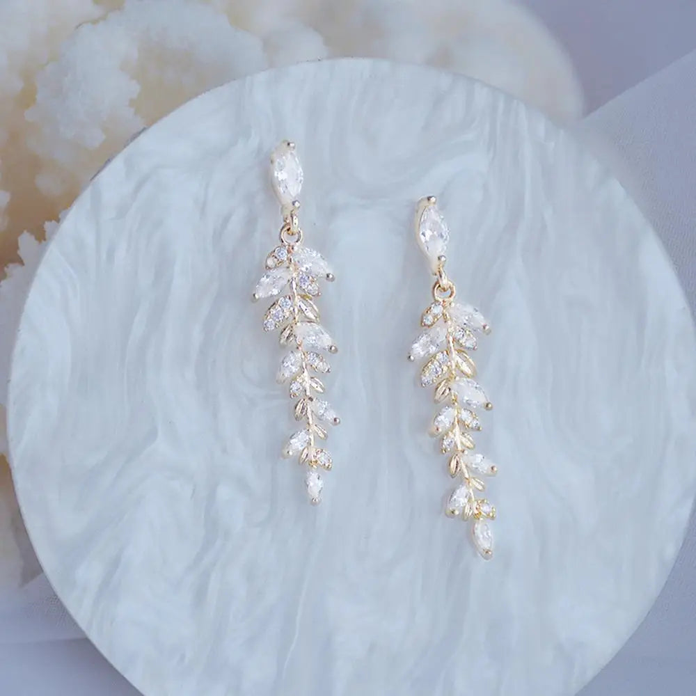 Leaf line stone drop earring